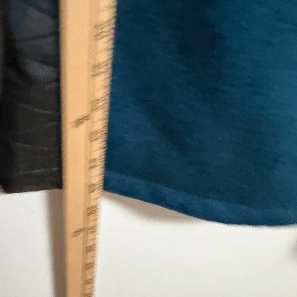 New Balance Teal and Black Hooded Jacket - Picture 11 of 13